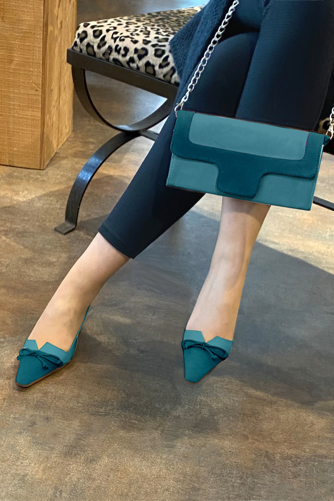 Peacock blue matching shoes and clutch. Worn view - Florence KOOIJMAN